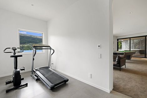 Photo of property in 3 Lewis Road, Kelvin Heights, Queenstown, 9300