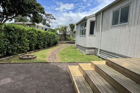 Photo of property in 19 Gilbass Avenue, Hamilton Lake, Hamilton, 3204