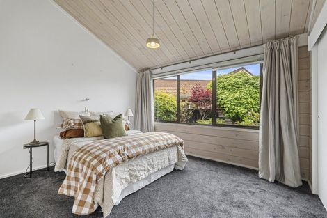 Photo of property in 6 Honnor Place, Hurdon, New Plymouth, 4310