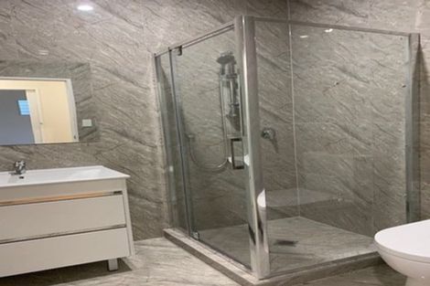 Photo of property in 10 Tapuwae Way, Mangere Bridge, Auckland, 2022