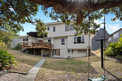 Photo of property in 47 Marine Parade South, Piha, 0772