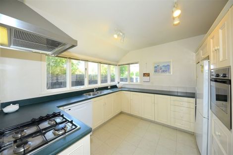 Photo of property in 62 Kotare Street, Fendalton, Christchurch, 8041