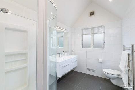 Photo of property in 70 Barton Road, Heretaunga, Upper Hutt, 5018