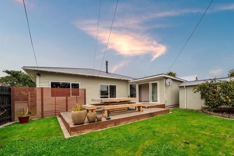 Photo of property in 24 Disraeli Street, Hawera, 4610