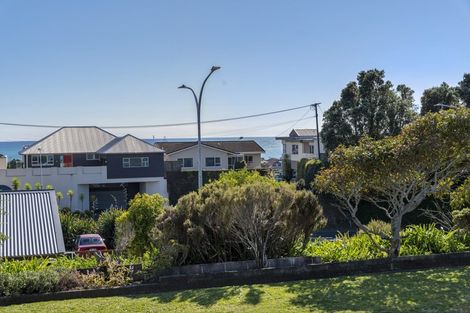 Photo of property in 2 Carver Place, Lynmouth, New Plymouth, 4310