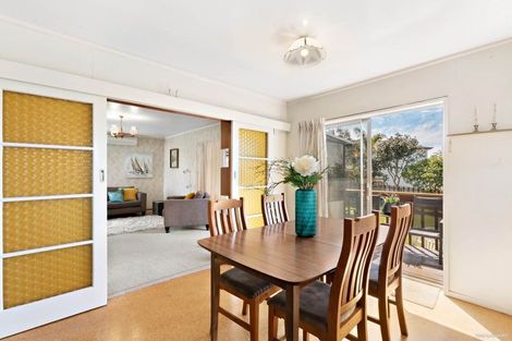 Photo of property in 46 Advene Road, Cockle Bay, Auckland, 2014