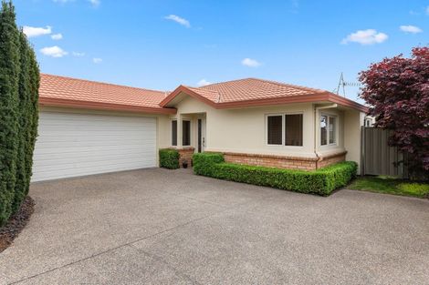 Photo of property in 38 Owhatiura Drive, Lynmore, Rotorua, 3010