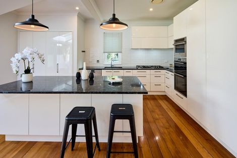 Photo of property in 7 Fairfield Avenue, Fairfield, Lower Hutt, 5011