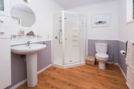 Photo of property in 12 Advene Road, Cockle Bay, Auckland, 2014