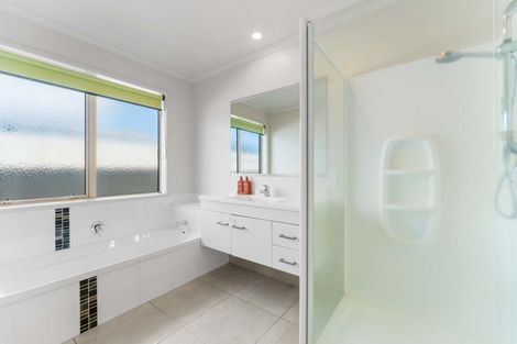 Photo of property in 3 Lewknor Drive, Papamoa Beach, Papamoa, 3118