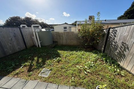 Photo of property in 39 Eileen Newey Place, Henderson, Auckland, 0612