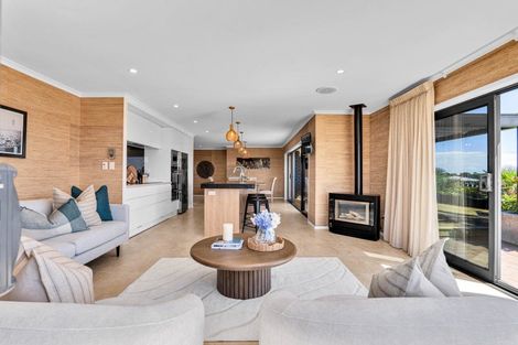 Photo of property in 17 Chatswood Grove, Fitzroy, New Plymouth, 4312