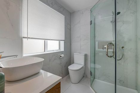 Photo of property in 125 Godfrey Drive, Orewa, 0931