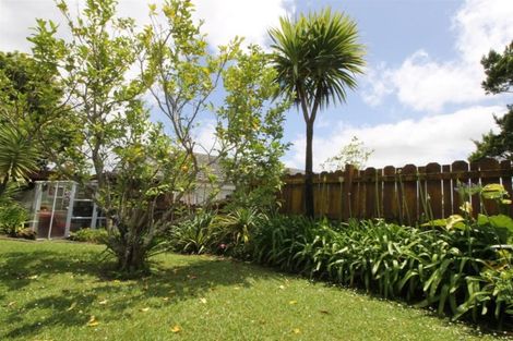 Photo of property in 2/80 Aberfeldy Avenue, Highland Park, Auckland, 2010