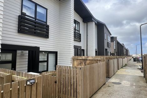 Photo of property in 66 Rauemi Way, Te Atatu South, Auckland, 0610