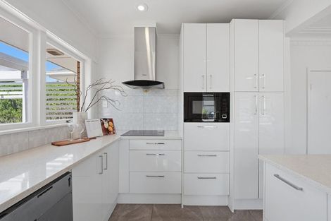 Photo of property in 1/35 Bradbury Road, Botany Downs, Auckland, 2010