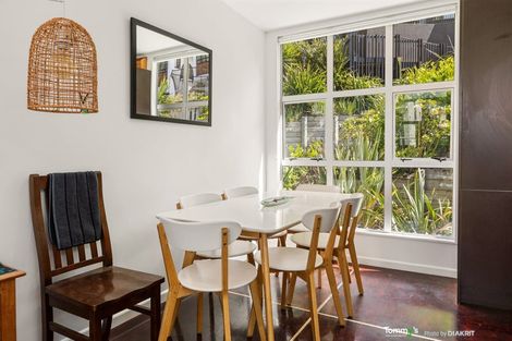 Photo of property in 3/306 Evans Bay Parade, Hataitai, Wellington, 6021