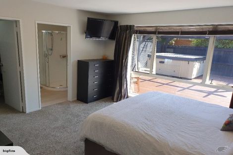 Photo of property in 76 Blue Gum Place, New Brighton, Christchurch, 8083