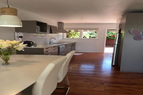 Photo of property in 2/77 Alexander Street, Cockle Bay, Auckland, 2014