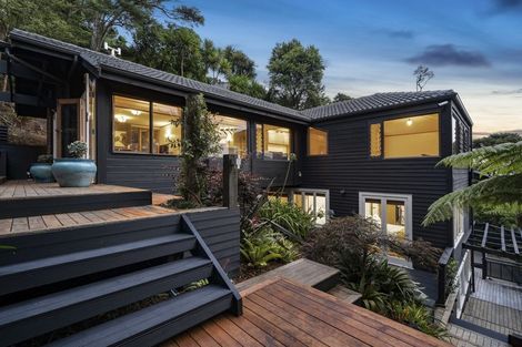 Photo of property in 27 Scenic Drive, Titirangi, Auckland, 0604