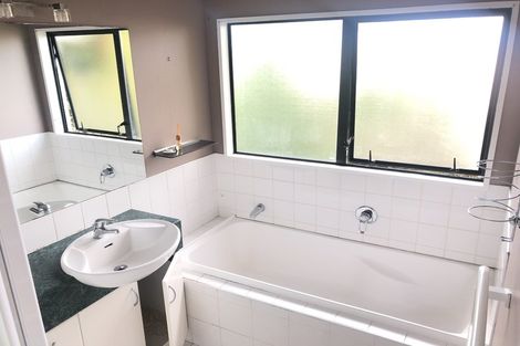 Photo of property in 23 Bluebird Crescent, Unsworth Heights, Auckland, 0632