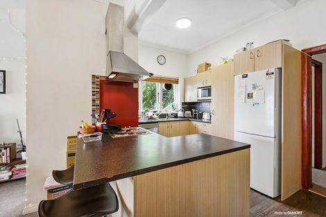 Photo of property in Ambassador Flats, 2/7 Maurice Terrace, Te Aro, Wellington, 6011