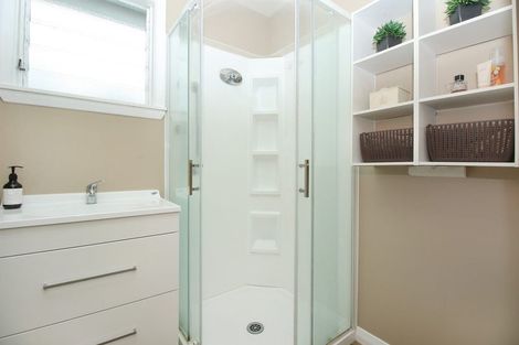 Photo of property in 15 Severn Terrace, Roslyn, Palmerston North, 4414