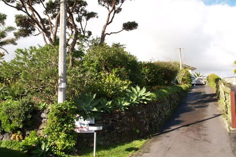 Photo of property in 25 Island View Terrace, Cockle Bay, Auckland, 2014
