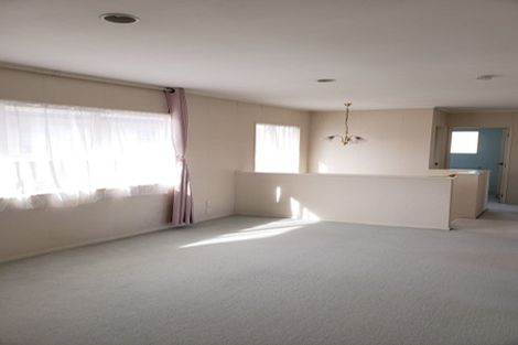 Photo of property in 1/1 Emma Court, Northpark, Auckland, 2013