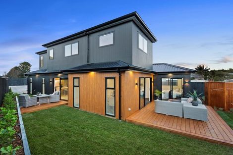 Photo of property in 7a Gambare Place, Wattle Downs, Auckland, 2103