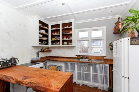 Photo of property in 8 Newbury Place, Waitara, 4320