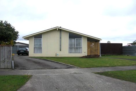 Photo of property in 28 Cumberland Place, Kelvin Grove, Palmerston North, 4414