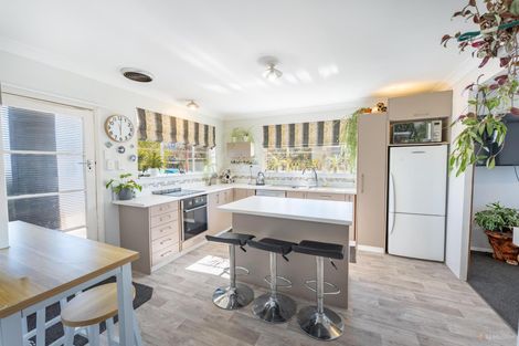 Photo of property in 1 Regent Street, Waimate, 7924
