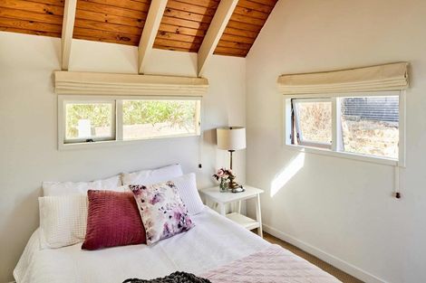 Photo of property in 21 Moana Road, Plimmerton, Porirua, 5026