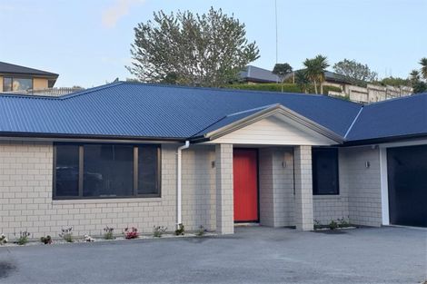 Photo of property in 2 Frederick Place, Whalers Gate, New Plymouth, 4310