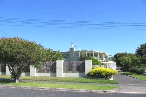 Photo of property in 22 Law Street, Torbay, Auckland, 0630