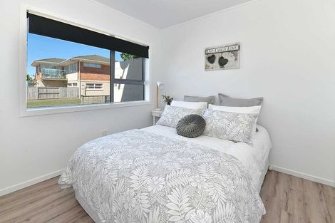 Photo of property in 1/70 Florence Avenue, Orewa, 0931