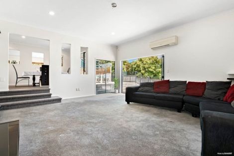 Photo of property in 83 Marina View Drive, West Harbour, Auckland, 0618