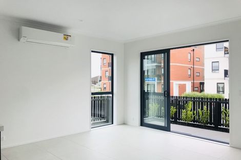 Photo of property in 35 Nugget Avenue, Hobsonville, Auckland, 0616