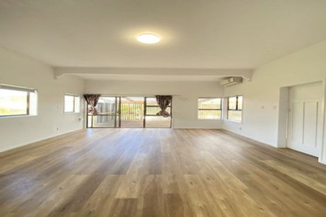 Photo of property in 53 Walmer Road, Point Chevalier, Auckland, 1022