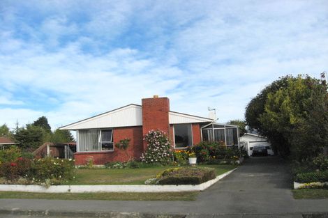Photo of property in 8 Gloaming Place, Sockburn, Christchurch, 8042
