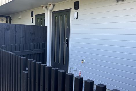 Photo of property in 6/2 Stokes Avenue, Te Atatu Peninsula, Auckland, 0610