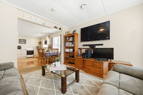 Photo of property in 12 Plunket Avenue, Papatoetoe, Auckland, 2104