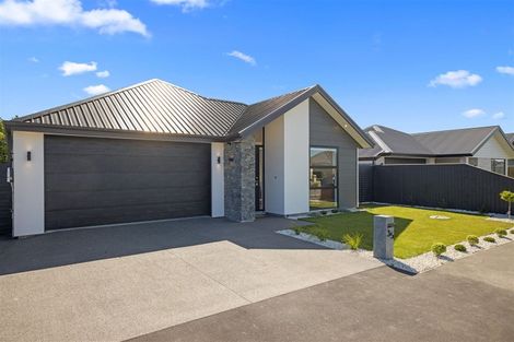 Photo of property in 35 Whitburn Avenue, Halswell, Christchurch, 8025