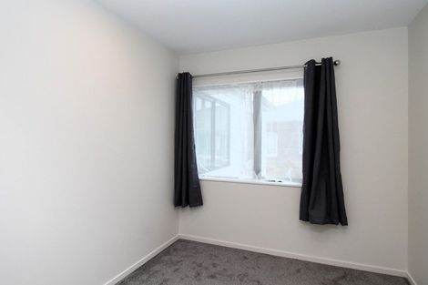 Photo of property in 4 Fruitvale Road, New Lynn, Auckland, 0600