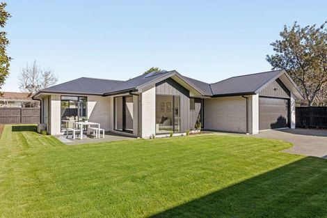 Photo of property in 55b Aorangi Road, Bryndwr, Christchurch, 8053