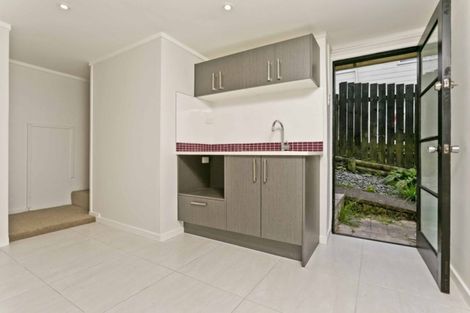 Photo of property in 1/115 Canongate Street, Birkdale, Auckland, 0626