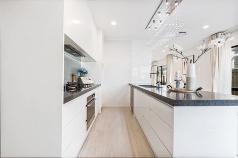 Photo of property in 62 Donegal Park Drive, Flat Bush, Auckland, 2019