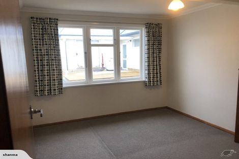 Photo of property in 54 Horokiwi Road West, Newlands, Wellington, 6037