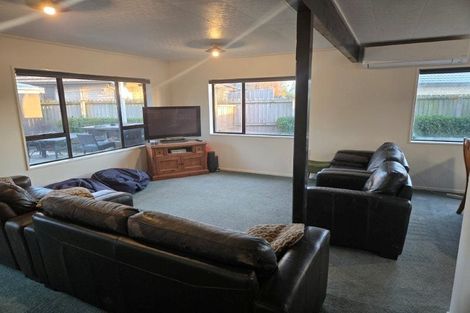 Photo of property in 1/130 Middlepark Road, Sockburn, Christchurch, 8042